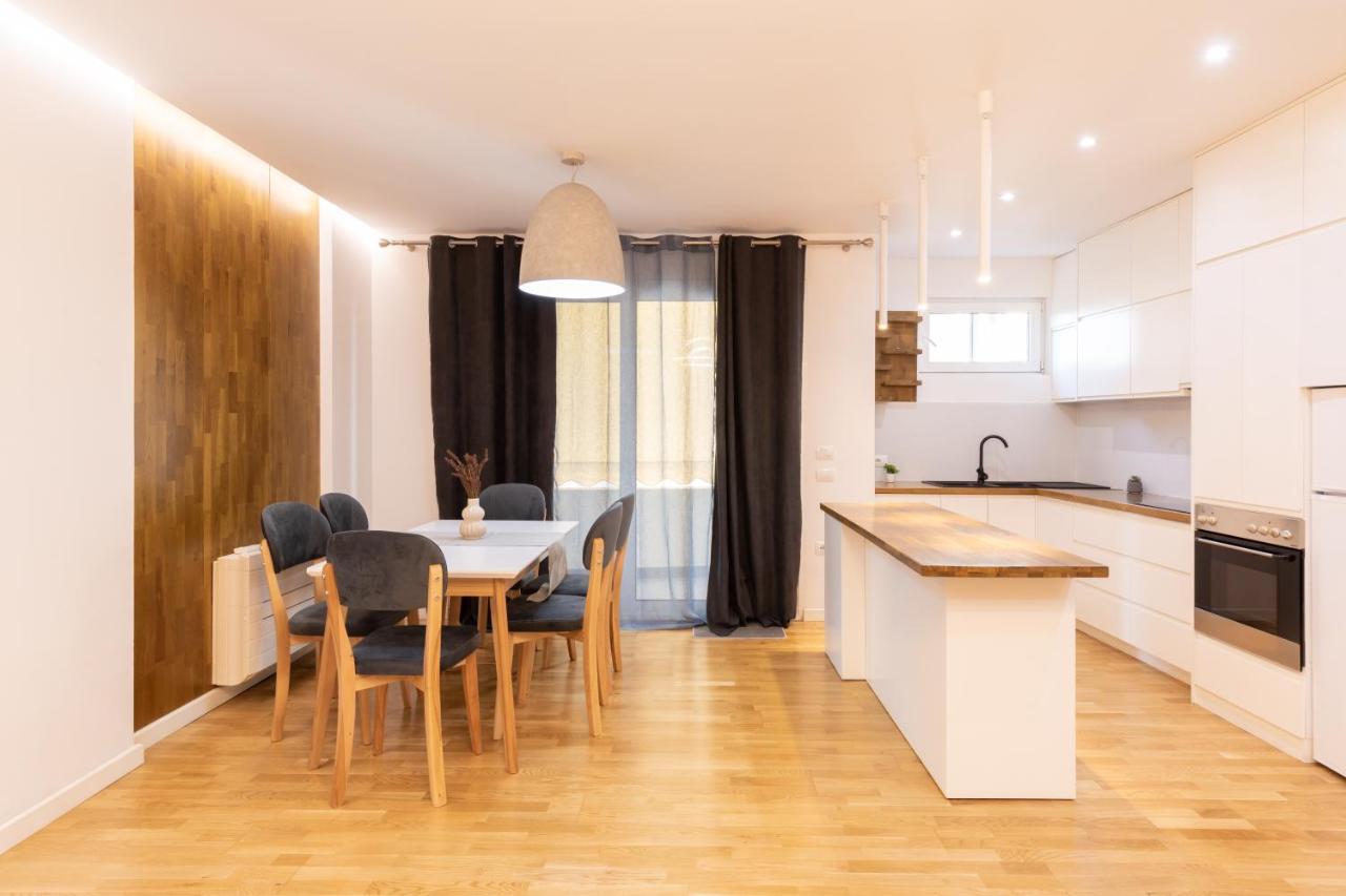 Exclusive 2 Bedrooms Apartment Τίρανα Εξωτερικό φωτογραφία